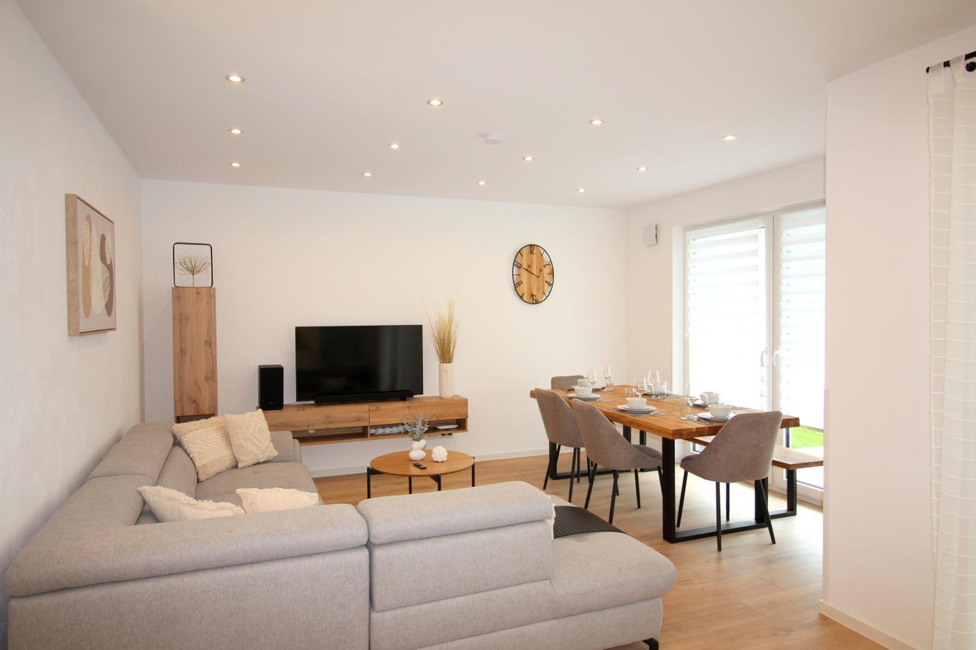 Apartment Mit Voll Ausgestatetter Kueche, Badewanne, Balkon, Parkplatz Vor Dem Haus, Ruhig Gelegen, Ada4 Kulmbach Exterior photo
