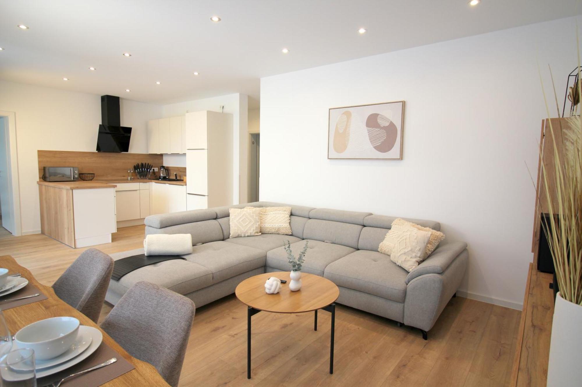 Apartment Mit Voll Ausgestatetter Kueche, Badewanne, Balkon, Parkplatz Vor Dem Haus, Ruhig Gelegen, Ada4 Kulmbach Exterior photo