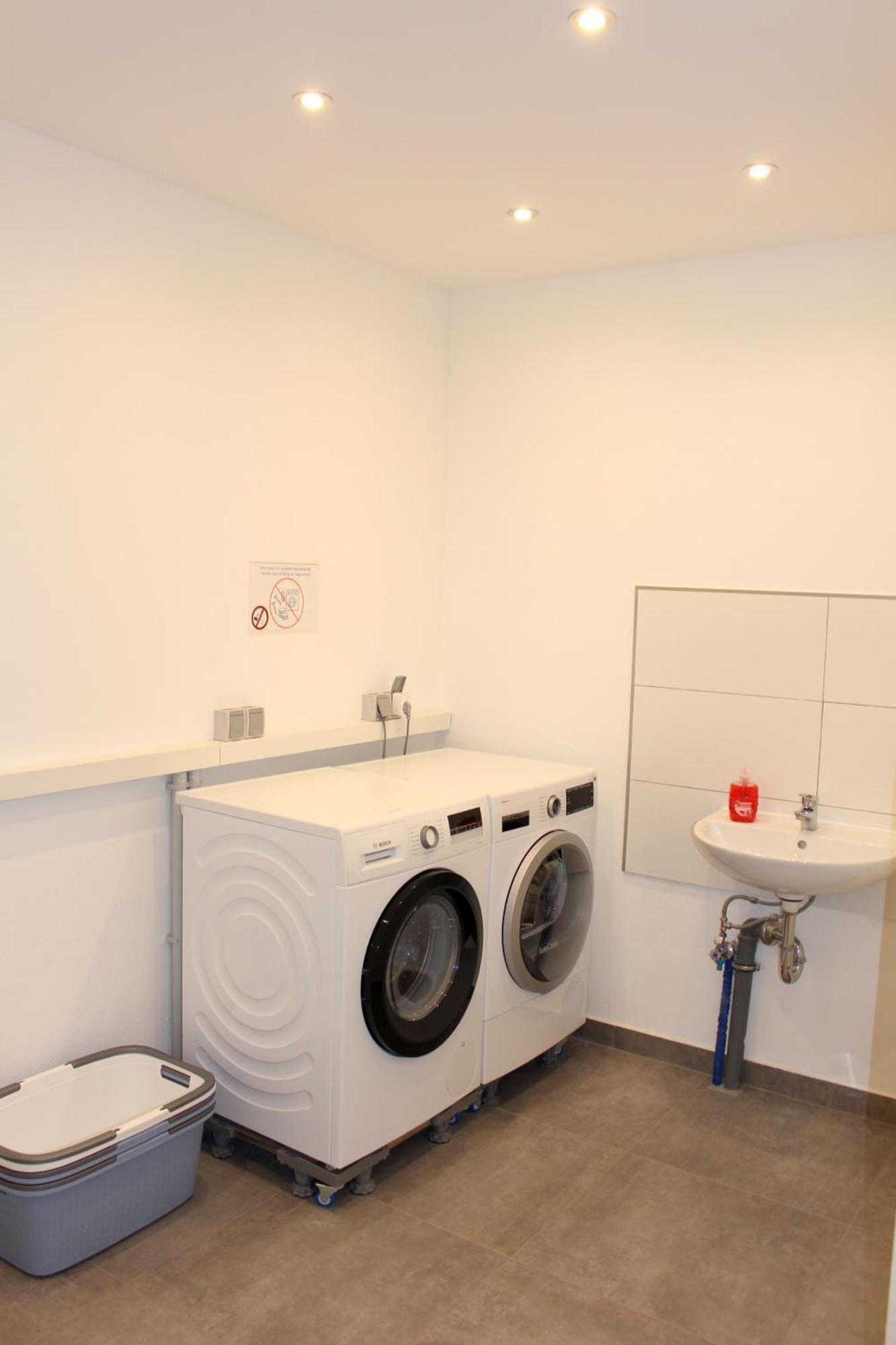 Apartment Mit Voll Ausgestatetter Kueche, Badewanne, Balkon, Parkplatz Vor Dem Haus, Ruhig Gelegen, Ada4 Kulmbach Exterior photo
